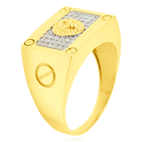 Chevalière rectangulaire, montée d'un tête de Lion et pavée de zirconiums, agrémentée de motifs en forme de vis, en Or Jaune 18 Carats - 750/000  La chevalière est le bijou indémodable qui a su traverser les époques pouvant se transmettre de père en fils.   CARACTERISITIQUES:   Largeur (mm) : 14.6 Poids (gr) : 9.86        Matière : Or 18 Carats - 750/000 17310 