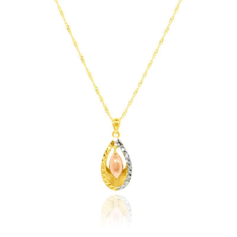 Collier orné d’un pendentif en forme de Goutte en Or Jaune, Or Blanc et Or Rose, monté sur une chaine maille Singapour massive en Or 18 Carats - 750/000.  Symbole d'amitié ou de séduction, chaînes et colliers n'ont qu'un but : sublimer votre cou.    CARACTERISTIQUES :  Longueur (cm) : 40.00 Hauteur motif (mm) : 10.90 Poids (gr) : 2.84 Matière : Or 18 Carats - 750/000 18870-19948