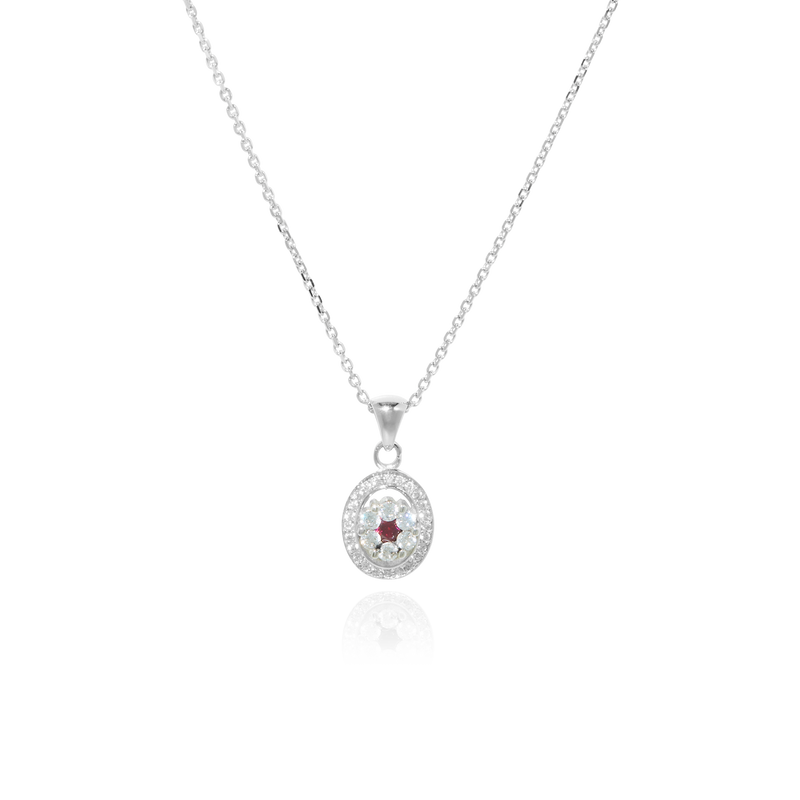 Collier motif ovale Fleur sertie de zirconiums et d'un zirconium rouge au centre, monté sur une chaine maille forçat massive, en Or Blanc 18 Carats - 750/000.  Symbole d'amitié ou de séduction, chaînes et colliers n'ont qu'un but : sublimer votre cou.    CARACTERISTIQUES :  Longueur (cm) : 45.00 Largeur (mm) : 9.45 Poids (gr) : 3.87 Matière : Or 18 Carats - 750/000 18875-18807
