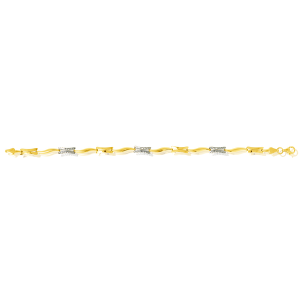 Bracelet monté de motifs lisses et diamantés, en Or Jaune et Or Blanc 18 Carats - 750/000.  Qu'il soit classique ou fantaisiste, le bracelet saura sans conteste faire plaisir.    CARACTERISTIQUES :  Longueur (cm) : 19.00 Largeur (mm) : 4.63 Poids (gr) : 5.48 Matière : Or 18 Carats - 750/000 19259 