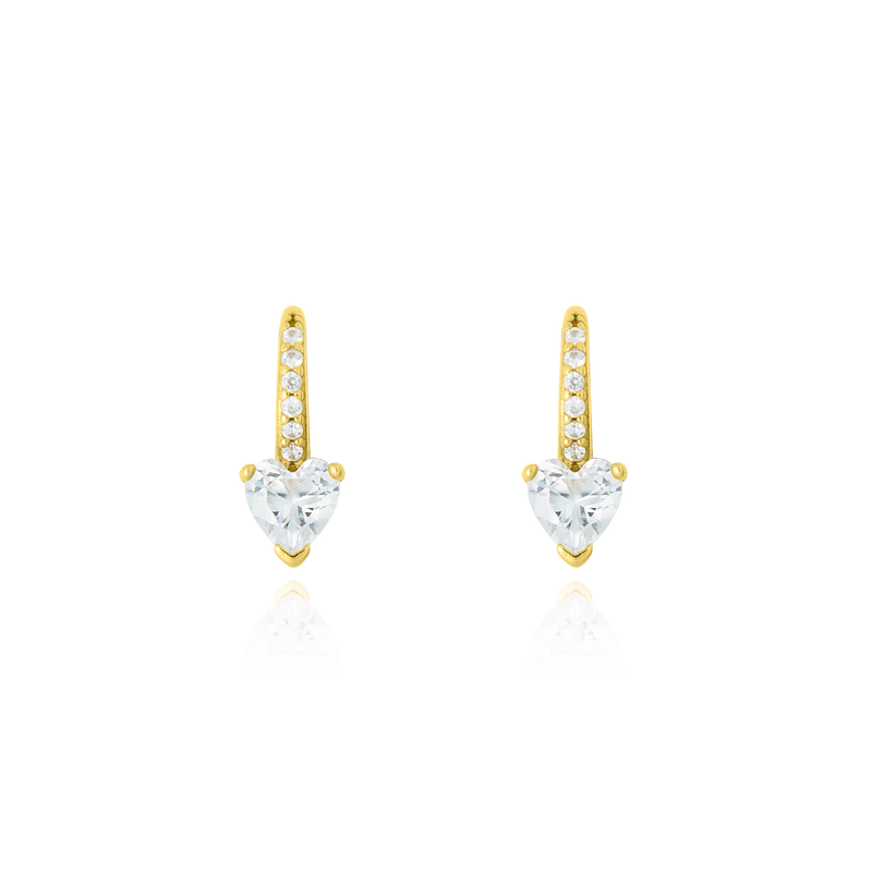 Boucles d'oreilles dormeuses serties de zirconiums en forme de cœur et rond, en Or Jaune 18 Carats - 750/000.  Simples à arborer, les dormeuses sauront vous sublimer de jour comme de nuit.   CARACTERISTIQUES :  Longueur (mm) : 13.81 Poids (gr) : 2.35       Matière : Or 18 Carats - 750/000 19573