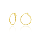 Boucles d'oreilles créoles lisses en Or Jaune, 18 Carats - 750/000.  Les créoles, véritables accessoires de mode intemporelles, ajoutent une touche d'élégance à n'importe quelle tenue.    CARACTERISTIQUES :  Epaisseur (mm) : 1.50 Poids en 1cm (gr) : 0.76     Poids en 2cm (gr) : 1.00 Matière : Or 18 Carats - 750/000 19624-19621