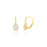 Boucles d'oreilles dormeuses en forme de goutte serties de zirconiums, en Or Jaune 18 Carats - 750/000.  Simples à arborer, les dormeuses sauront vous sublimer de jour comme de nuit.   CARACTERISTIQUES :  Longueur (mm) : 14 Poids (gr) : 2.30  Matière : Or 18 Carats - 750/000 19634