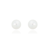 Boucles d'oreilles clous, montées de perles blanches véritables, en Or Jaune 18 Carats - 750/000.  Offrir une boucle d'oreille c'est être sûr que le cadeau plaira.   CARACTERISTIQUES :  Poids en 5mm (gr) : 0.76  Poids en 7mm (gr) : 1.47 Matière : Or 18 Carats - 750/000 19739 