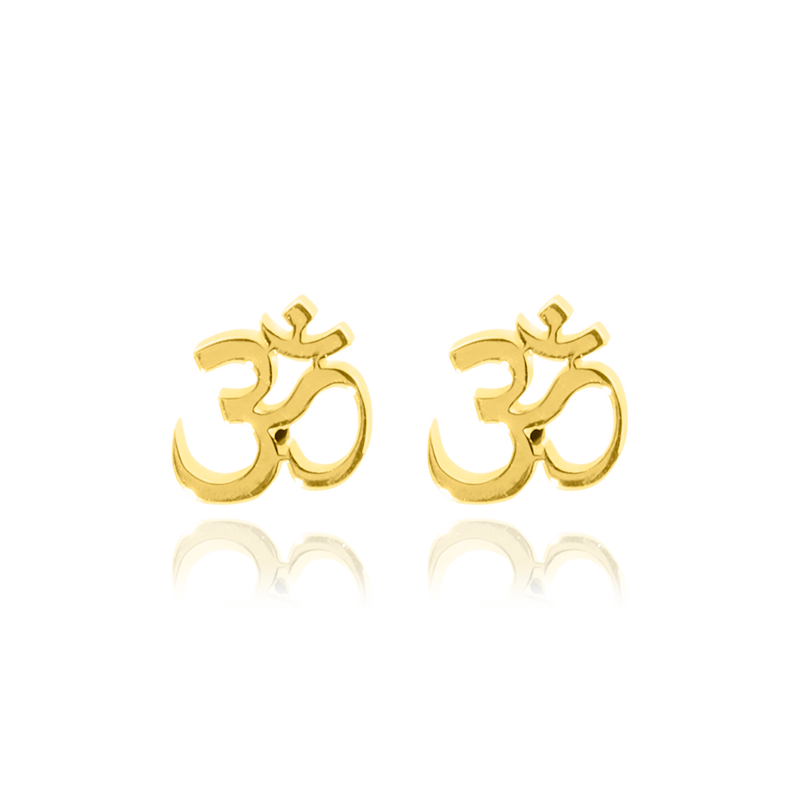 Boucles d'oreilles clous motif Indou Ohm, en Or Jaune 18 Carats - 750/000.  Offrir une boucle d'oreille c'est être sure que le cadeau plaira.   CARACTERISTIQUES :  Largeur (mm) : 7.80 Poids (gr) : 0.67    Matière : Or 18 Carats - 750/000 19746