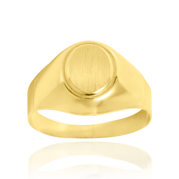 Chevalière ovale, montée d'un plateau mate, en Or Jaune 18 Carats - 750/000  La chevalière est le bijou indémodable qui a su traverser les époques pouvant se transmettre de père en fils.  Gravure possible   CARACTERISITIQUES:   Largeur (mm) : 13.00 Poids (gr) : 3.00        Matière : Or 18 Carats - 750/000 19790