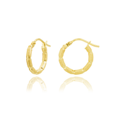 Boucles d'oreilles créoles bambous sablés, en Or Jaune 18 Carats - 750/000.  Les créoles, véritables accessoires de mode intemporels, ajoutent une touche d'élégance à n'importe quelle tenue.   CARACTERISTIQUES :  Diamètre (cm) : 1.00 Epaisseur (mm) : 2.00 Poids (gr) : 1.05     Matière : Or 18 Carats - 750/000 20018
