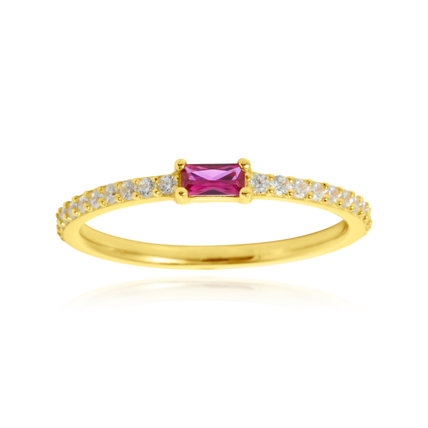 Bague sertie d'un zirconium baguette rouge, pavée de zirconiums, en Or Jaune 18 Carats - 750/000.  Cinq possibilités d'embellir vos doigts, portez une de nos bagues.   CARACTERISTIQUES :  Pierre centrale (mm) : 5.0 x 2.57 Epaisseur (mm) : 1.55 Poids Moyen (gr) : 1.68      Matière : Or 18 Carats - 750/000 20035