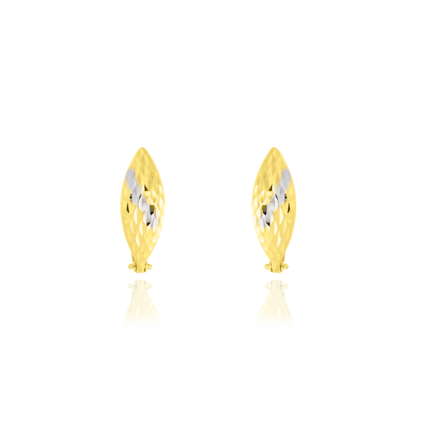 Boucles d'oreilles dormeuses diamantées, en forme de feuille, en Or Jaune et Or Blanc, 18 Carats - 750/000.   Simples à arborer, les dormeuses sauront vous sublimer de jour comme de nuit.  CARACTERISTIQUES :  Hauteur x largeur (mm) : 19.68 x 7.56 Poids (gr) : 2.21    Matière : Or 18 Carats - 750/000. 20052