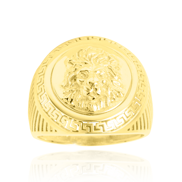 Chevalière ronde, montée d'une tête de Lion et ajourée d'un motif grec, en Or Jaune 18 Carats- 750/000.  La chevalière est le bijou indémodable qui a su traverser les époques pouvant se transmettre de père en fils.   CARACTERISTIQUES :  Motif central (mm) : 19.12 Epaisseur (mm) : 2.87 Poids (gr) : 6.07     Matière : Or 18 Carats - 750/000 20187 