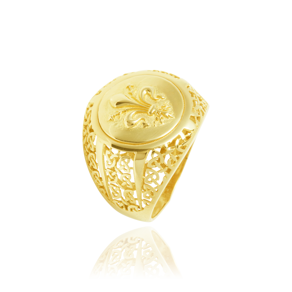 Chevalière ronde et dentelée, montée d'une Fleur de lys, en Or Jaune 18 Carats -750/000  La chevalière est le bijou indémodable qui a su traverser les époques pouvant se transmettre de père en fils.   CARACTERISITIQUES:   Largeur (mm) : 20.00 Poids (gr) : 5.50      Matière : Or 18 Carats - 750/000 20188