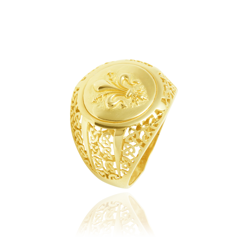 Chevalière ronde et dentelée, montée d'une Fleur de lys, en Or Jaune 18 Carats -750/000  La chevalière est le bijou indémodable qui a su traverser les époques pouvant se transmettre de père en fils.   CARACTERISITIQUES:   Largeur (mm) : 20.00 Poids (gr) : 5.50      Matière : Or 18 Carats - 750/000 20188