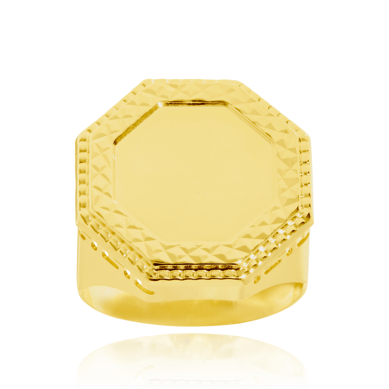 Chevalière de forme octogonale, diamantée et ajourée d'un motif grec, en Or Jaune 18 Carats- 750/000  La chevalière est le bijou indémodable qui a su traverser les époques pouvant se transmettre de père en fils.  Gravure possible   CARACTERISTIQUES :  Motif central (mm) : 22.00 Epaisseur (mm) : 4.94 Poids (gr) : 6.30      Matière : Or 18 Carats - 750/000 20189 