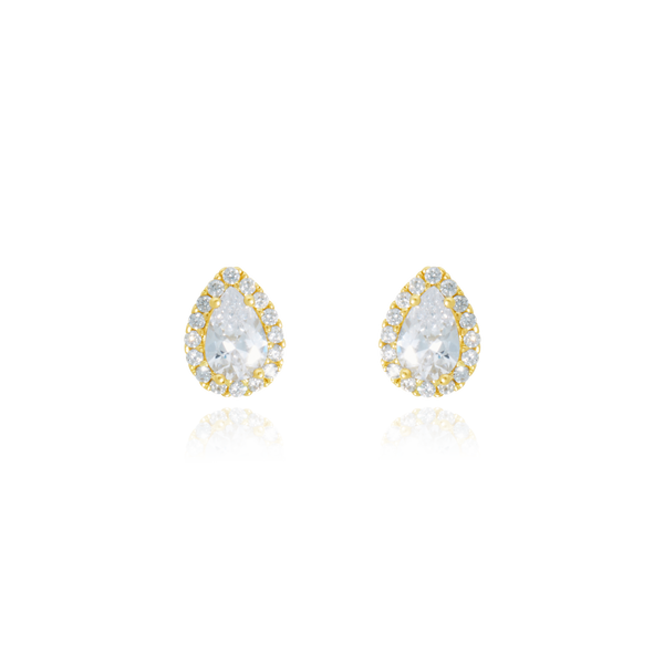 Boucles d'oreilles clous, en forme de poires serties d'un zirconium au centre et pavées de zirconiums tout autour, en Or Jaune 18 Carats - 750/000.  Offrir une boucle d'oreille c'est être sûr que le cadeau plaira.   CARACTERISTIQUES :  Diamètre (mm): 8.50 Poids (gr) : 1.54    Matière : Or 18 Carats - 750/000 20218