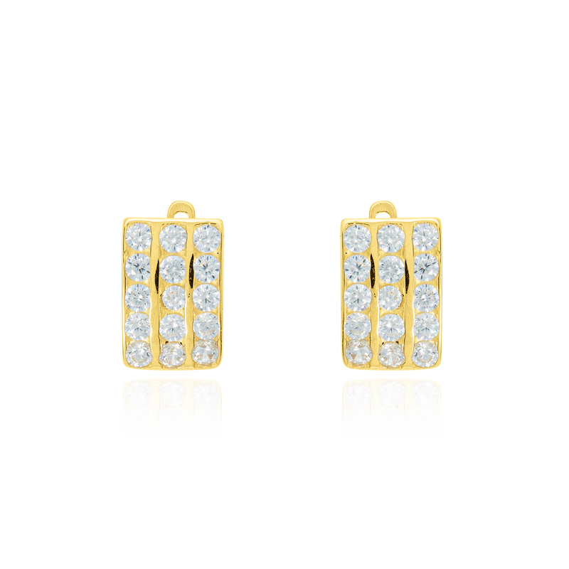 Boucles d'oreilles dormeuses serties de trois rangées de zirconiums, en Or Jaune 18 Carats - 750/000.   Simples à arborer, les dormeuses sauront vous sublimer de jour comme de nuit.   CARACTERISTIQUES :  Poids 11mm (gr) : 2.20    Poids 15mm (gr) : 3.30   Matière : Or 18 Carats - 750/000 20253-20287