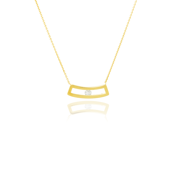 Collier barrette en forme d’arc ornée d’un diamant articulé, montée sur une chaine forçat massive, en Or Jaune 18 Carats - 750/000.  Symbole d'amitié ou de séduction, chaînes et colliers n'ont qu'un but : sublimer votre cou.   CARACTERISTIQUES :   Longueur (cm) : 45.00 Carats du diamant (ct) : 0.06      Poids (gr) : 2.30 Matière : Or 18 Carats - 750/000 20344
