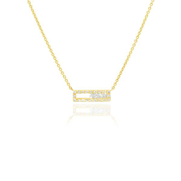 Collier barrette pavée de diamants et ornée de 3 diamants articulés, montée sur une chaine forçat massive, en Or Jaune 18 Carats - 750/000.  Symbole d'amitié ou de séduction, chaînes et colliers n'ont qu'un but: sublimer votre cou.