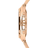 Réf : 37645BPR14   Découvrez la montre Cap Camarat, une pièce remarquable de la collection inspirée par le légendaire lieu de la French Riviera. Cap Camarat incarne l'élégance à la française et le savoir-faire horloger de qualité. Son bracelet et son boîtier en acier PVD Or Rose confèrent à la montre une robustesse et une durabilité exceptionnelles.