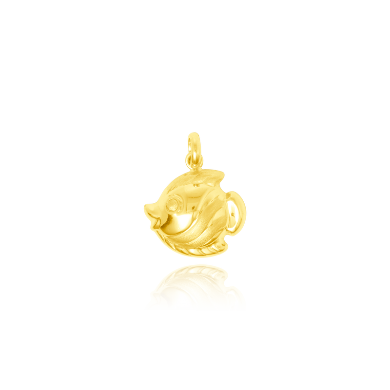 Pendentif en forme de poisson en Or Jaune 18 Carats - 750/000.     CARACTERISTIQUES :  Dimensions H x l (mm) : 18.2 x 20.5 Poids (gr) : 3.54  Matière : Or 18 Carats - 750/000 1436 