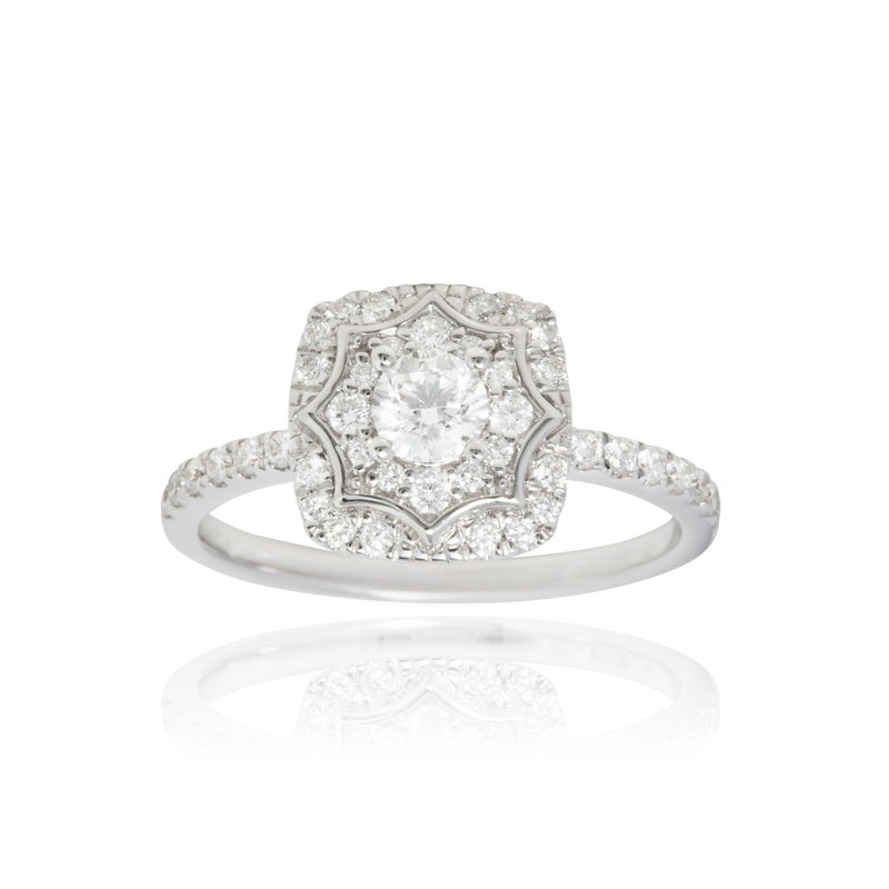Solitaire serti de diamants, en Or Blanc 18 Carats - 750/000   CARACTERISTIQUES :   Largeur du corps (mm) : 1.80 Largeur motif (mm) : 11.00 Poids (gr) : 3.92 Nombre de diamants: 43 Carats : 0.72 Matière : Or 18 Carats - 750/000 18330 