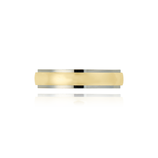 Alliance bombée lisse, en Or Jaune et Or Blanc 18 Carats - 750/000.  L'alliance est plus qu'un simple bijou, elle est la matérialisation physique d'un amour inconditionnel entre deux êtres.  Gravure possible   CARACTERISTIQUES :  Largeur (mm) : 4.10 Poids (gr) : 2.90 Matière : Or 18 Carats - 750/000 18654-GuadeloupeMartiniqueGuyaneFrance