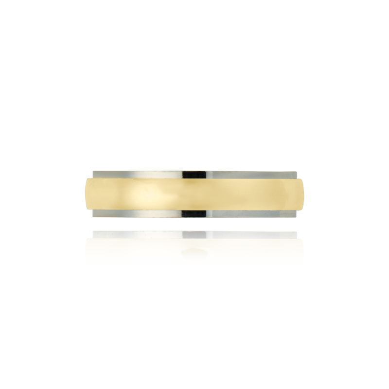 Alliance bombée lisse, en Or Jaune et Or Blanc 18 Carats - 750/000.  L'alliance est plus qu'un simple bijou, elle est la matérialisation physique d'un amour inconditionnel entre deux êtres.  Gravure possible   CARACTERISTIQUES :  Largeur (mm) : 4.10 Poids (gr) : 2.90 Matière : Or 18 Carats - 750/000 18654-GuadeloupeMartiniqueGuyaneFrance