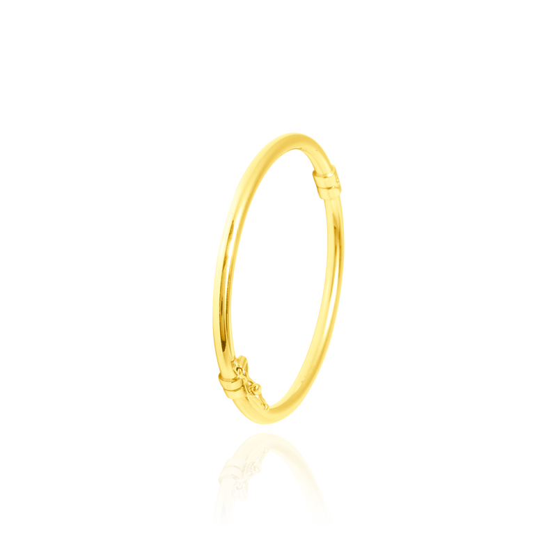 Jonc lisse, pour enfant, en Or Jaune 18 Carats - 750/000.  Qu'il soit classique ou fantaisiste, le bracelet saura sans conteste faire plaisir.  CARACTERISTIQUES :  Diamètre jonc (cm) : 4.50 Poids (gr) : 4.33 Matière : Or 18 Carats - 750/000 18729
