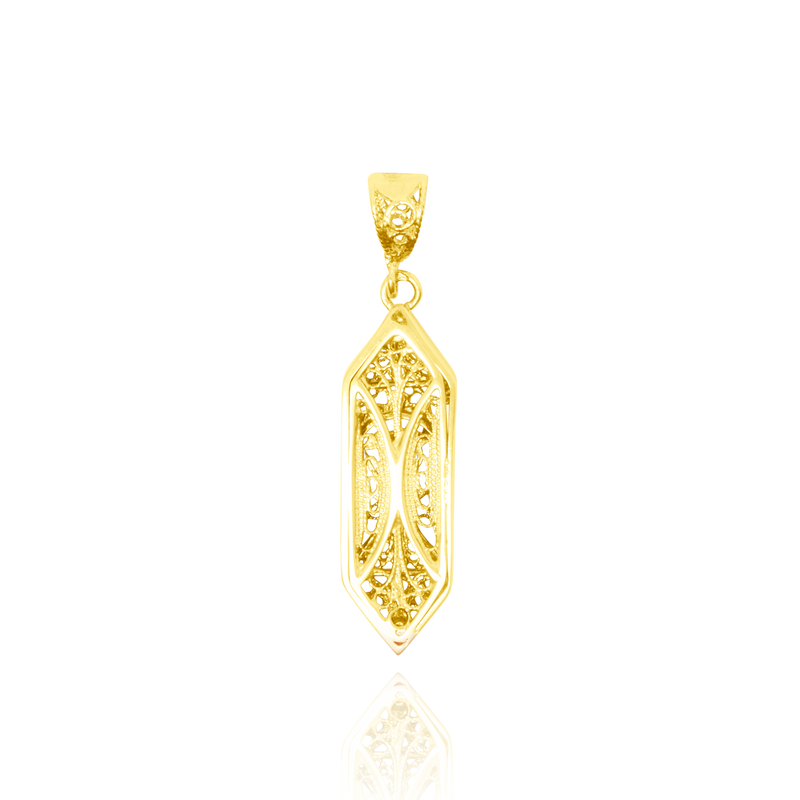 Pendentif en forme de Mezouza en Or Jaune 18 Carats - 750/000.    CARACTERISTIQUES :  Dimensions H x l (mm) : 26.25 x 8.7 Poids (gr) : 3.74 Matière : Or 18 Carats - 750/000 18801 