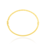 Jonc moitié torsadé et moitié lisse en Or Jaune 18 Carats - 750/000.  Qu'il soit classique ou fantaisiste, le bracelet saura sans conteste faire plaisir.  CARACTERISTIQUES :  Diamètre jonc (cm) : 6.00 Poids (gr) : 4.30 Matière : Or 18 Carats - 750/000 18840