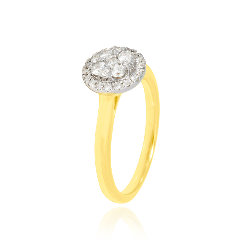 Solitaire serti de diamants, en Or Jaune et Or Blanc 18 Carats - 750/000   CARACTERISTIQUES :   Largeur du corps (mm) : 2.05 Largeur motif (mm) : 9.70 Poids (gr) : 4.99 Nombre de diamants: 27      Carats : 0.40 Matière : Or 18 Carats - 750/000 19360