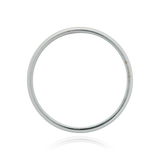 Alliance lisse en Or Blanc 18 Carats - 750/000.  L'alliance est plus qu'un simple bijou, elle est la matérialisation physique d'un amour inconditionnel entre deux êtres.  Gravure possible   CARACTERISTIQUES :  Poids (gr) : 2.50 Largeur (mm) : 4.00 Matière : Or 18 Carats - 750/000 19652 