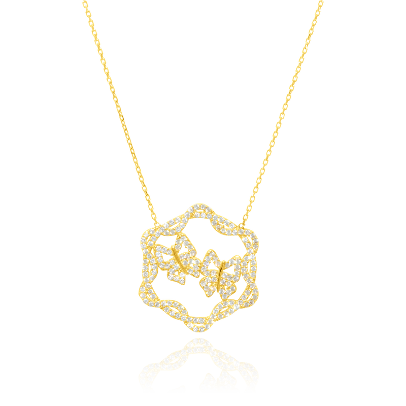 Collier Papillons ajouré serti de zirconiums, monté sur une chaine forçat massive, en Or Jaune 18 Carats - 750/000.  Symbole d'amitié ou de séduction, chaînes et colliers n'ont qu'un but : sublimer votre cou.    CARACTERISTIQUES : Longueur (cm) : 45.00 Dimension motif (mm) : 23.90 Poids (gr) : 5.20 Matière : Or 18 Carats - 750/000 19667