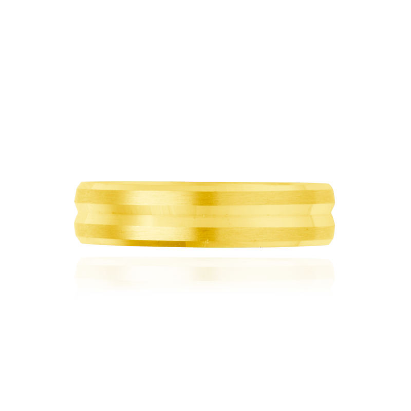 Alliance mate et lisse, bombée en 2 rangées, en Or Jaune 18 Carats - 750/000.  L'alliance est plus qu'un simple bijou, elle est la matérialisation physique d'un amour inconditionnel entre deux êtres.  Gravure possible   CARACTERISTIQUES :  Poids (gr) : 2.42 Largeur (mm) : 5.00 Matière : Or 18 Carats - 750/000 18245 - 19944- 19946 - 20452.-GuadeloupeMartiniqueGuyaneFrance