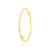 Jonc torsadé en Or Jaune 18 Carats - 750/000.  Qu'il soit classique ou fantaisiste, le bracelet saura sans conteste faire plaisir.  CARACTERISTIQUES :  Diamètre jonc (cm) : 6.00 Poids (gr) : 3.62 Matière : Or 18 Carats - 750/000 19973