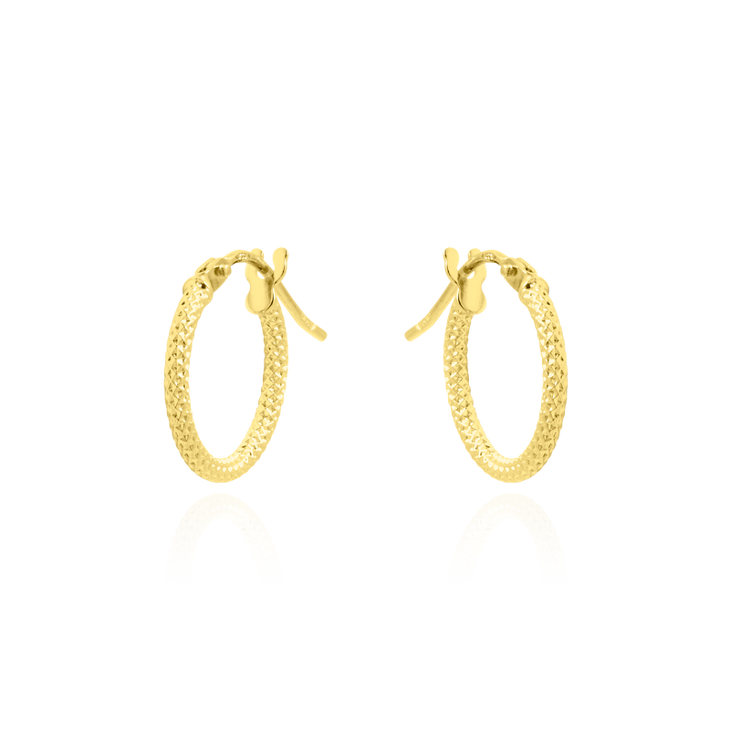 Boucles d'oreilles créoles anneaux sablés en Or Jaune, 18 Carats - 750/000.   Les créoles, véritables accessoires de mode intemporels, ajoutent une touche d'élégance à n'importe quelle tenue.   CARACTERISTIQUES :  Diamètre (cm) : 1.30 Epaisseur (mm) : 2.70 Poids (gr) : 0.79     Matière : Or 18 Carats - 750/000 20017