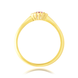 Solitaire rond serti d'un zirconium central rouge, couronné de zirconiums en forme de fleur, en Or Jaune 18 carats 750/000   CARACTERISTIQUES :  Motif central (mm) : 7.0 Epaisseur (mm) : 1.32 Poids (gr) : 1.66         Matière : Or 18 Carats - 750/000 20041