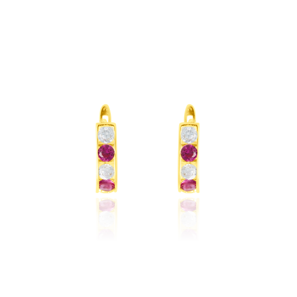 Boucles d'oreilles dormeuses serties de zirconiums blancs et rouges, Or Jaune, 18 Carats - 750/000.   Simples à arborer, les dormeuses sauront vous sublimer de jour comme de nuit.   CARACTERISTIQUES :  Hauteur (mm): 11.00 Poids (gr) : 1.13     Matière : Or 18 Carats - 750/000 20254