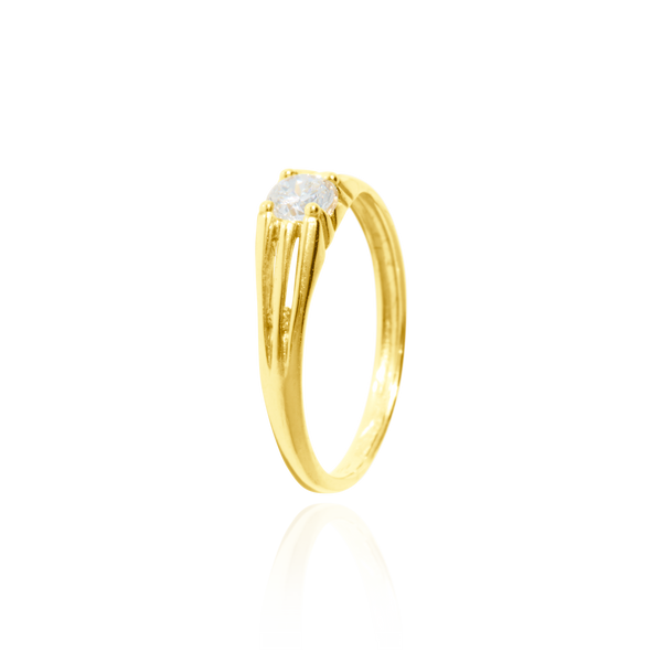Bague fillette sertie d'un zirconium, en Or Jaune 18 Carats - 750/000.  Cinq possibilités d'embellir vos doigts, portez une de nos bagues.   CARACTERISTIQUES :  Pierre centrale (mm) : 2.00 Epaisseur (mm) : 2.03 Poids Moyen (gr) : 0.75    Matière : Or 18 Carats - 750/000  20271
Guadeloupe_Martinique_Guyane_France_Antilles