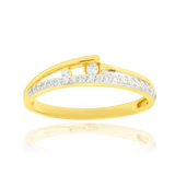 Bague sertie de zirconiums, en Or Jaune 18 Carats - 750/000.  Cinq possibilités d'embellir vos doigts, portez une de nos bagues.   CARACTERISTIQUES :  Motif central (mm) : 4.50 Epaisseur (mm) : 1.81 Poids Moyen (gr) : 2.01     Matière : Or 18 Carats - 750/000 20281