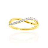 Alliance croisée lisse et sertie de diamants, en Or Jaune et Or Blanc 18 Carats- 750/000.  L'alliance est plus qu'un simple bijou, elle est la matérialisation physique d'un amour inconditionnel entre deux êtres.  Gravure possible   CARACTERISTIQUES :   Largeur motif (mm) : 4.90 Poids (gr) : 3.78 Nombre de diamants : 17 Carats : 0.201   Matière : Or 18 Carats - 750/000 20301- 20764
