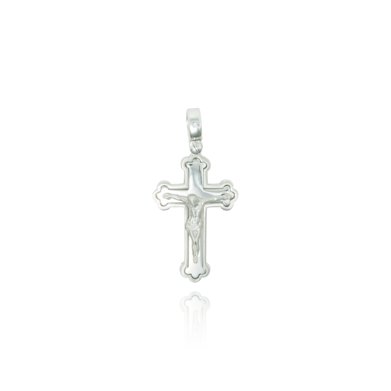 Pendentif en forme de Croix avec son Christ, en Or Blanc 18 Carats - 750/000.   CARACTERISTIQUES :  Dimensions H x l (mm) : 26.7 x 17.4 Poids (gr) : 5.44 Matière : Or 18 Carats - 750/000 2403 