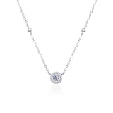 Collier orné de son motif rond serti de zirconiums, monté sur une chaine maille Forçat massive, en Argent - 925/1000   Symbole d'amitié ou de séduction, chaînes et colliers n'ont qu'un but : sublimer votre cou.     CARACTERISTIQUES :  Poids (gr) : 2.80 Matière : Argent - 925/000 